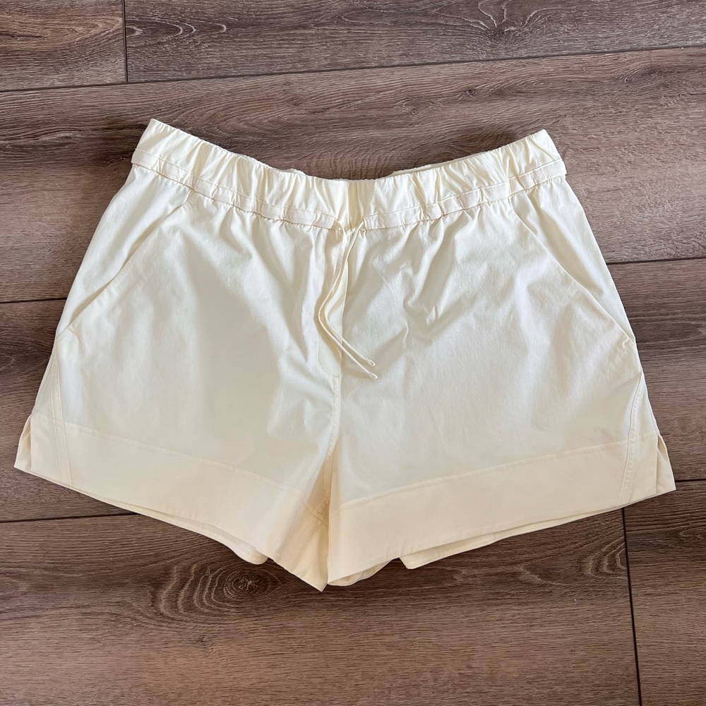 Lululemon Athletica Cream Women's Shorts